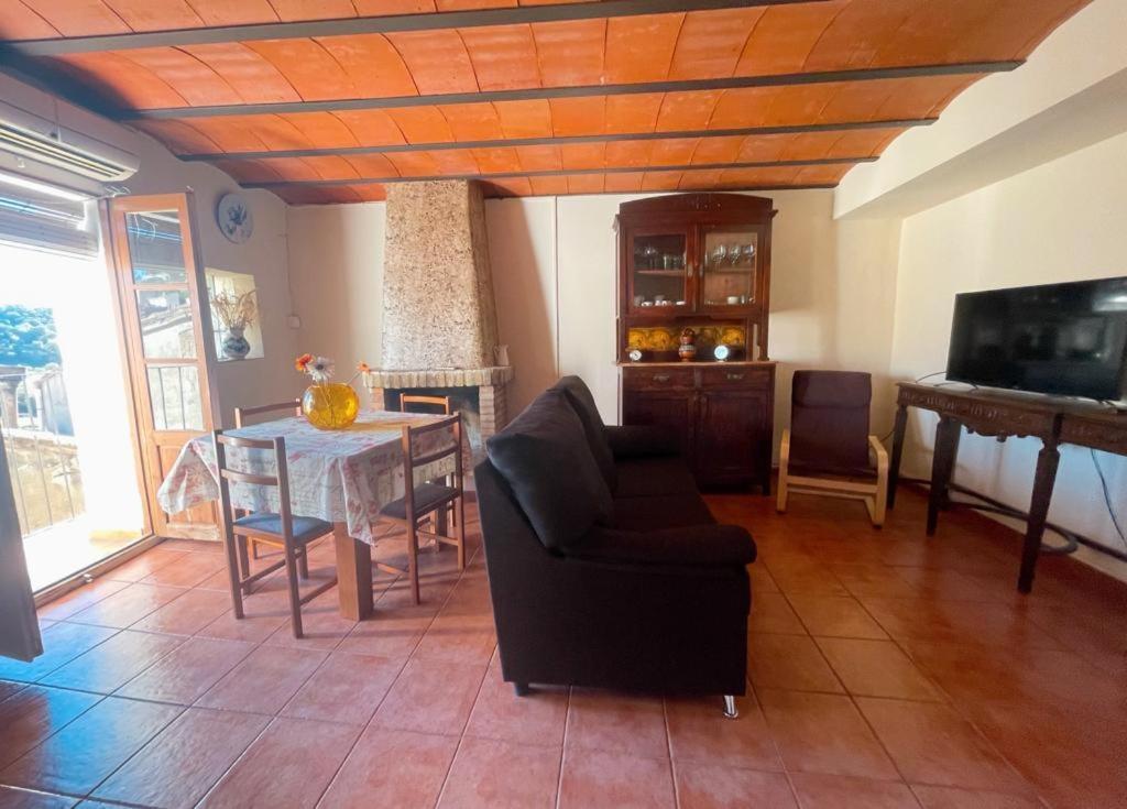 Casa Del Bueno Apartment Peralta de la Sal Bagian luar foto
